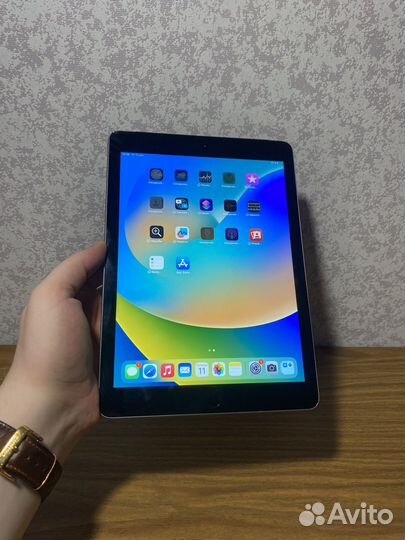 iPad 5 32 gb+Simka