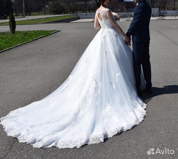 Свадебное платье 44 46 бу