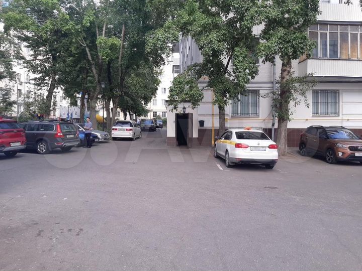 Комната 24,7 м² в 4-к., 2/5 эт.