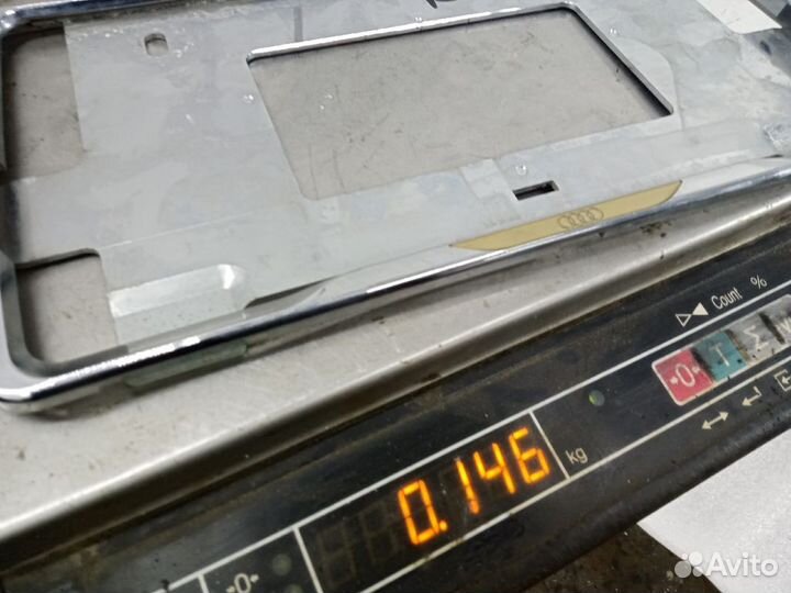 Площадка номерного знака audi A4 B8