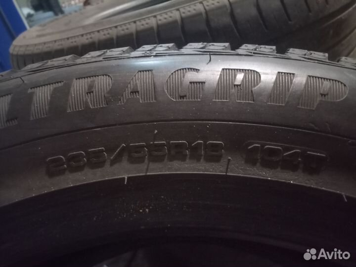 Goodyear Cargo Ultra Grip 235/55 R18