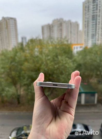 Макет iPhone 16