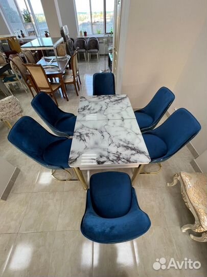 Столы и стулья