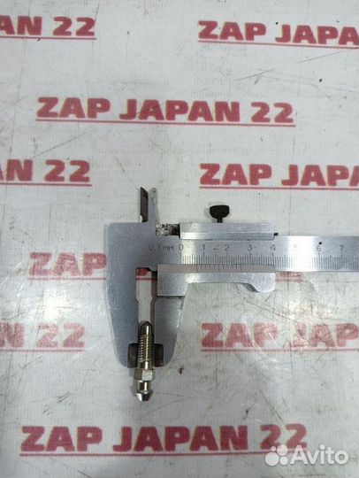 Штуцер прокачки тормозов Toyota