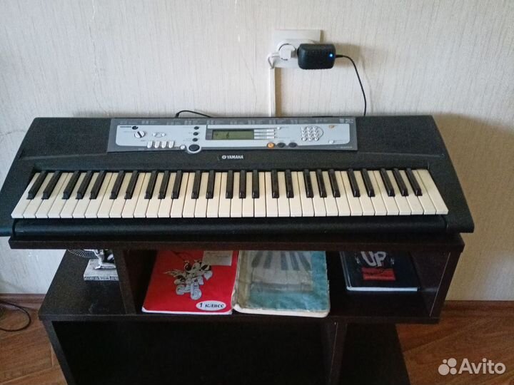 Синтезатор yamaha Е213