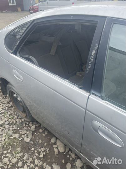 Toyota Avensis 1 Дверь задняя правая