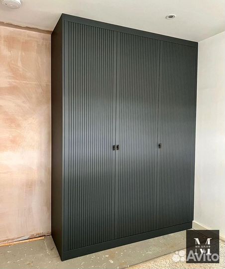 Угловой шкаф