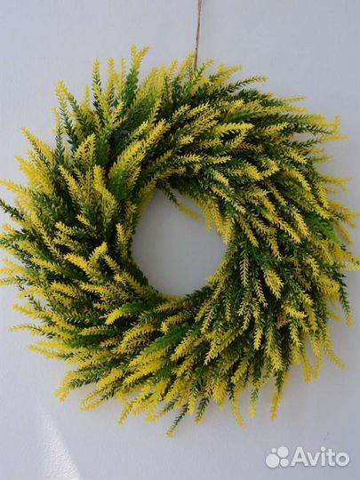 Венок декоративный на дверь