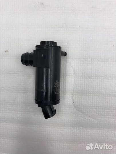 Моторчик омывателя лобового передний Toyota Camry