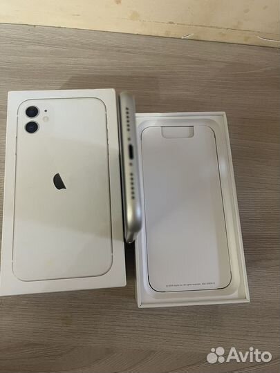 iPhone 11, 64 ГБ