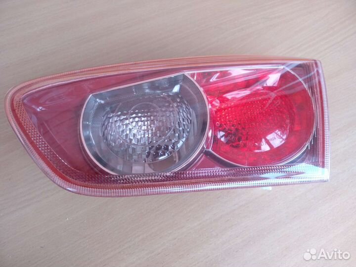 Фонарь правый Mitsubishi Lancer