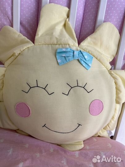 Детская кроватка с маятником