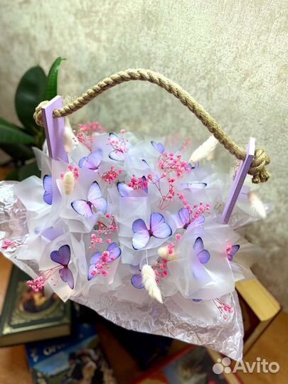 Букет из бабочек в коробке