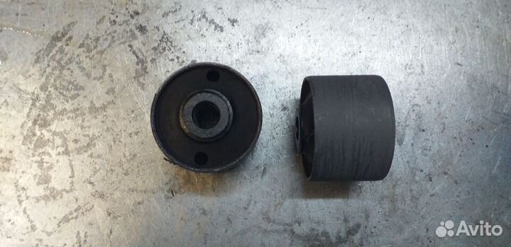 Сайлентблок заднего продольного рычага RAV4 усилен