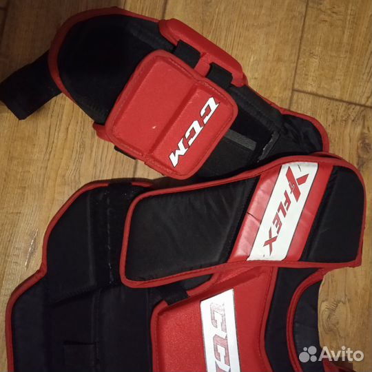 Вратарский нагрудник ccm yth