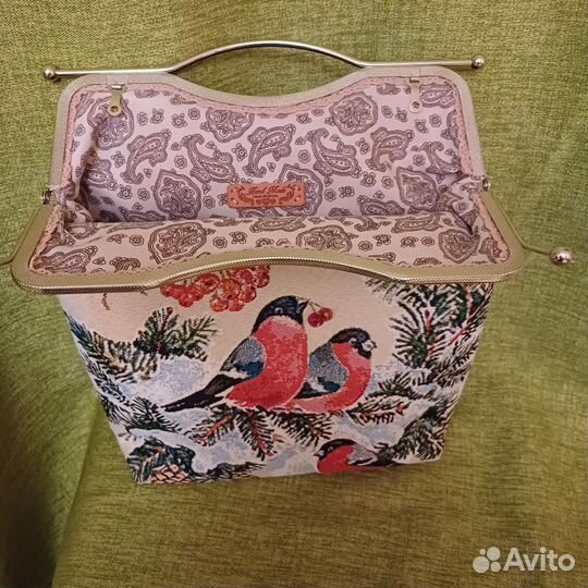 Сумка женская на фермуаре Снегири