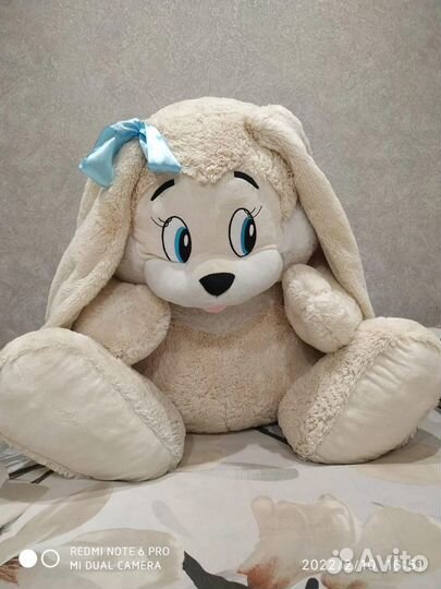 Большая мягкая игрушка заяц