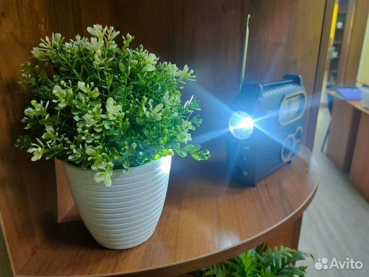 Радиоприёмник с MP3 и фонарём новый