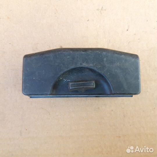 Крепление знака аварийки ауди а4 б5