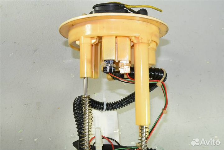 Насос топливный электрический VW Tiguan 2007-2011