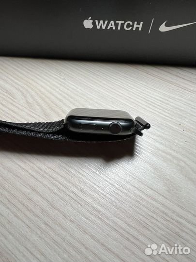 Apple watch se 44mm nike