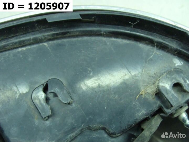 Фонарь задний правый наружный Toyota Land Cruiser