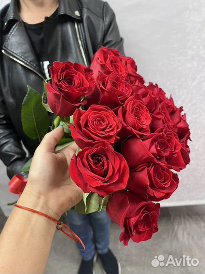 Розы 19 штук 70 см Эквадор