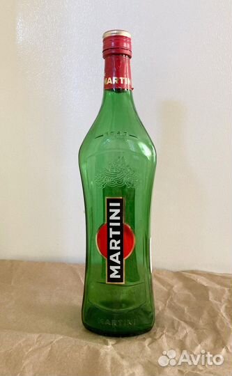 Пустая бутылка Martini
