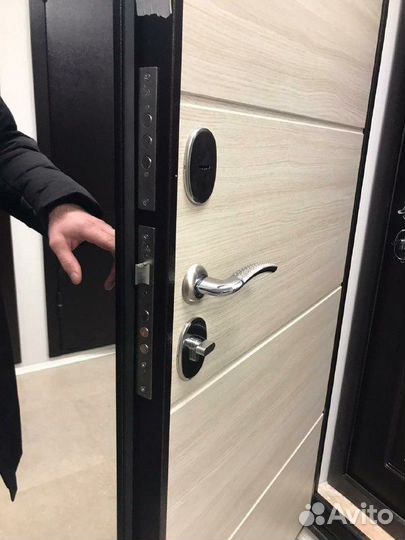 Дверь входная металлическая уличная