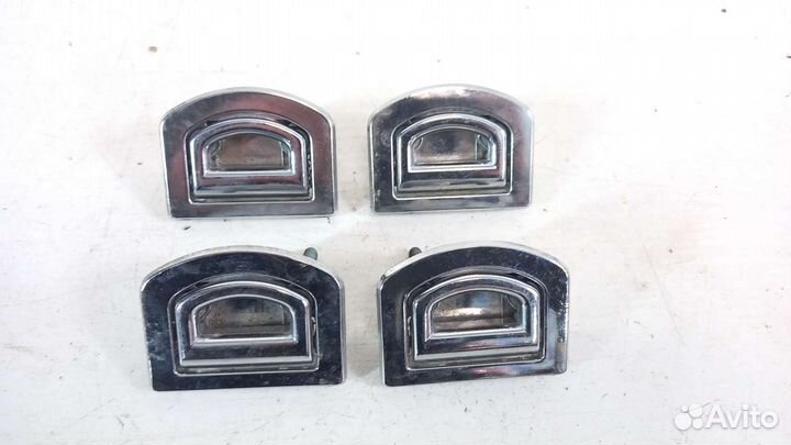 Ручка пола багажника Volkswagen Toureg 1