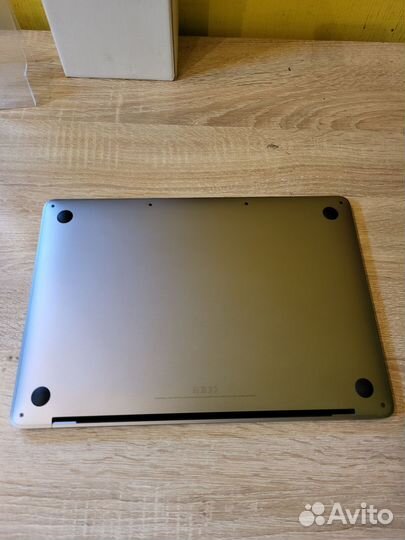 MacBook Pro 13 (2017 года, 2 x Thunderbolt 3)