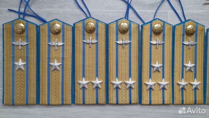 Погоны разных войск ркка, латунные пуговицы