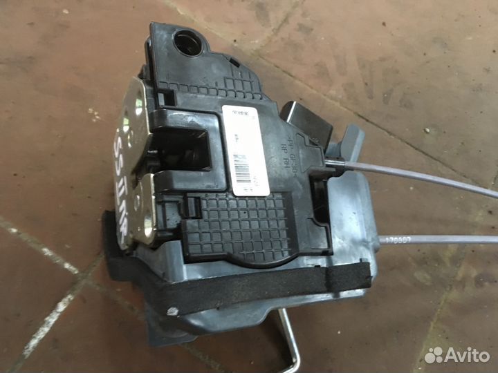 Замок двери передней правой Hyundai Solaris 2