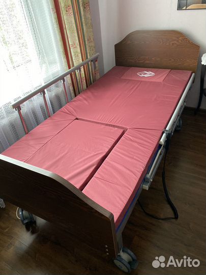 Медицинская кровать для лежачих больных