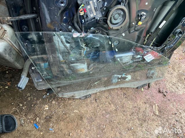 Переднее правое стекло audi A8 D4