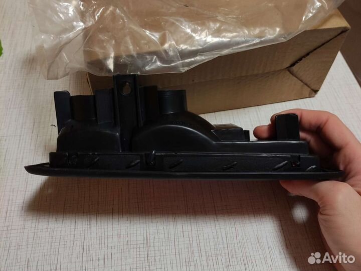 Фонарь в задний бампер правый pajero 2