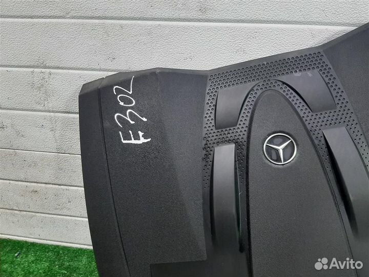 Крышка двигателя Mercedes Benz C-Class W204 2008