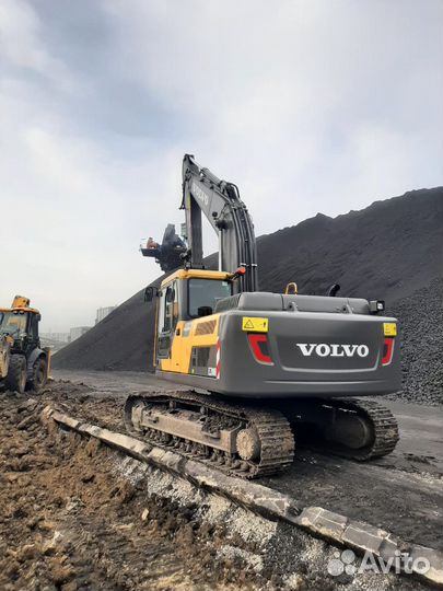 Услуги гусеничного экскаватора