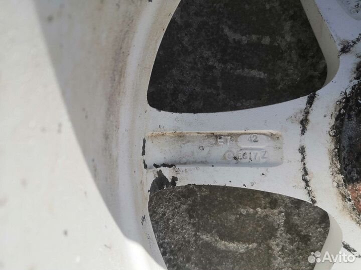 R17 Nokian Tyres Hakkapeliitta 8 225/50, PCD 4x114.3 DIA 70