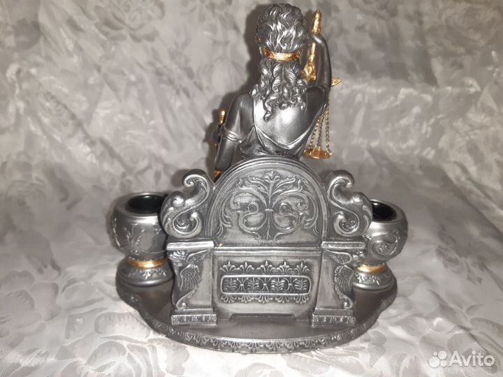 Статуэтка-подсвечник 