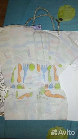 Одноразовые детские слюнявчики с карманом