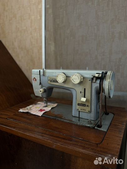 Швейная машина Чайка 3