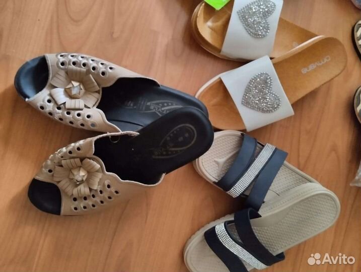 Шлепанцы женские