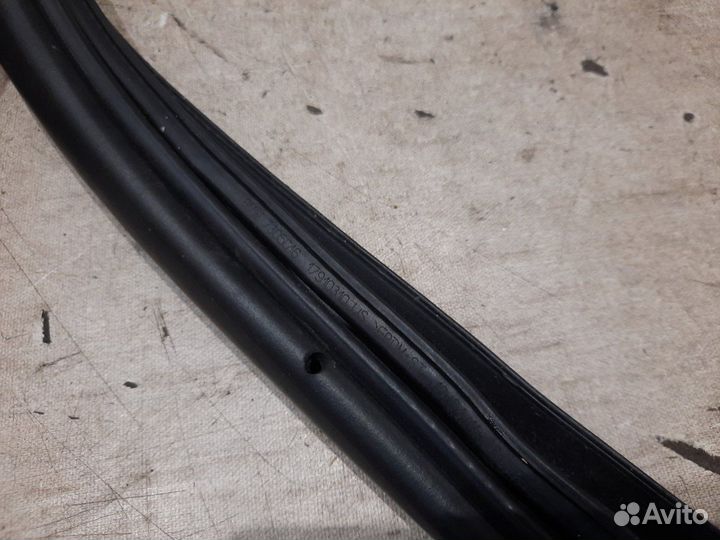 Уплотнитель двери передний правый Bmw X5 E70