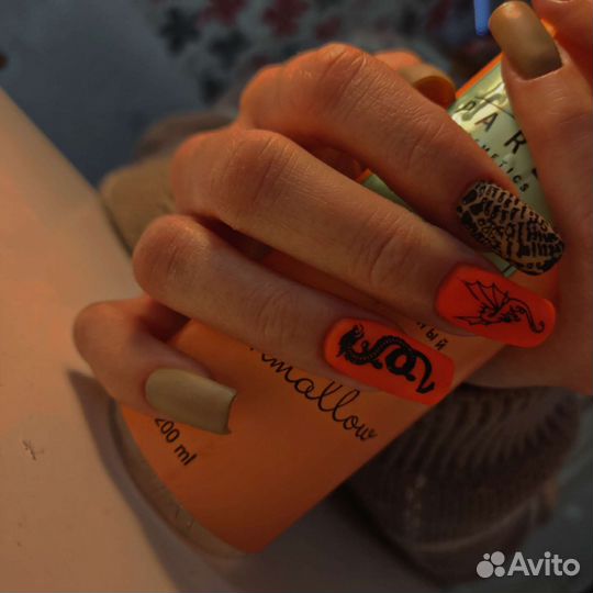 Мастер по наращиванию ногтей