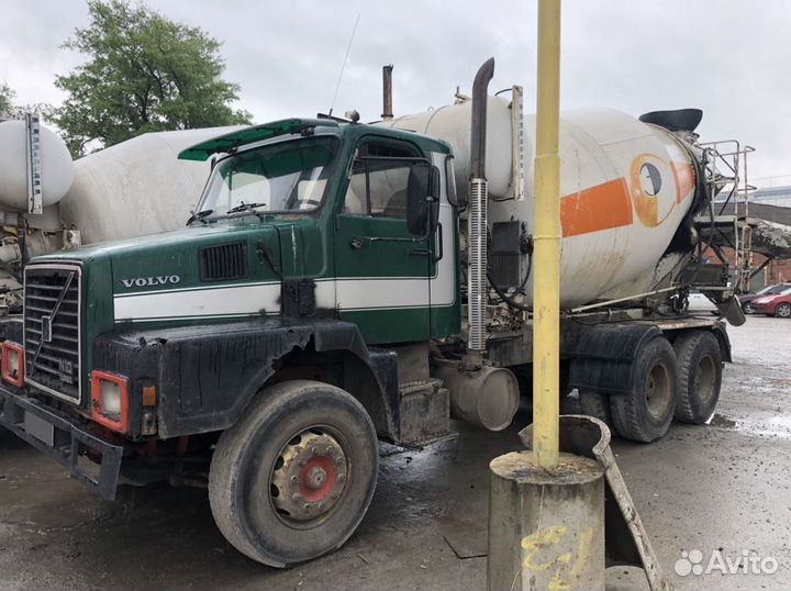 Автобетоносмеситель Volvo F12, 1989