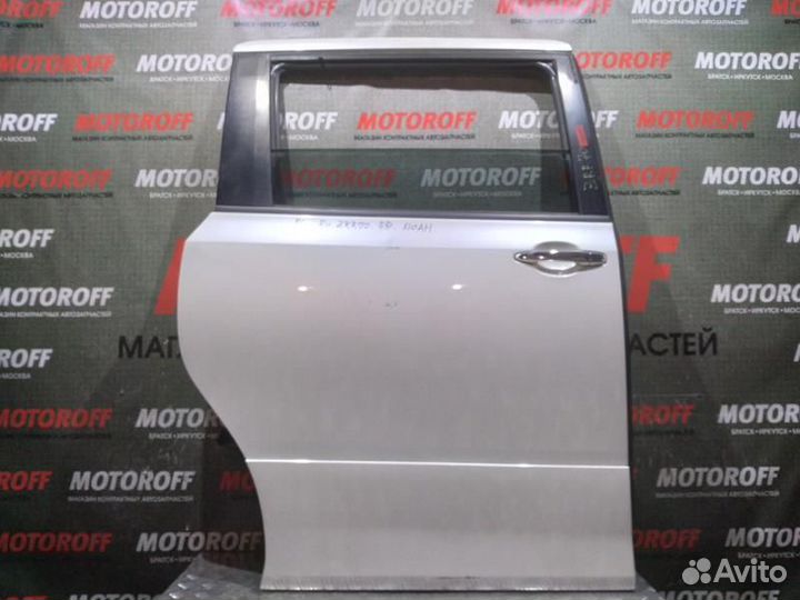 Дверь задняя правая Ноах ZRR70 светлая А98