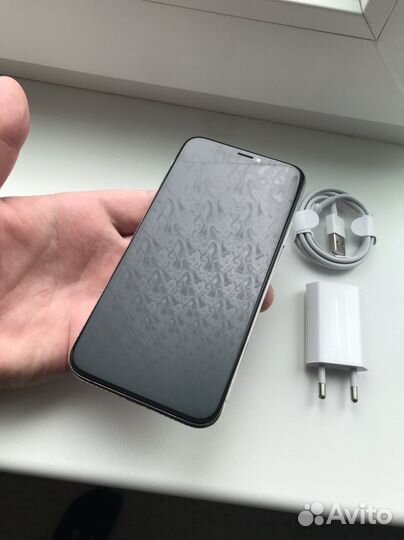 iPhone X, 64 ГБ