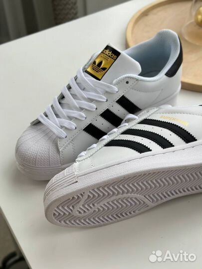 Adidas superstar