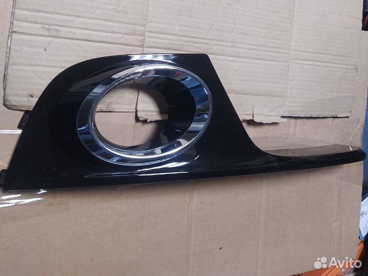 Рамка птф правая Audi Q5 8R0807490